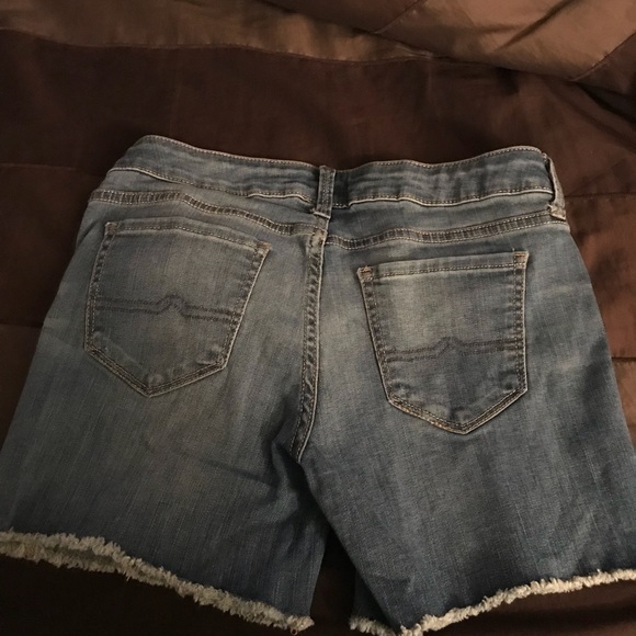 Fringed shorts - Picture 3 of 3